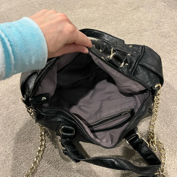 Quilted Black Shoulder Purse with Gold Detailing - Picture 4 of 4